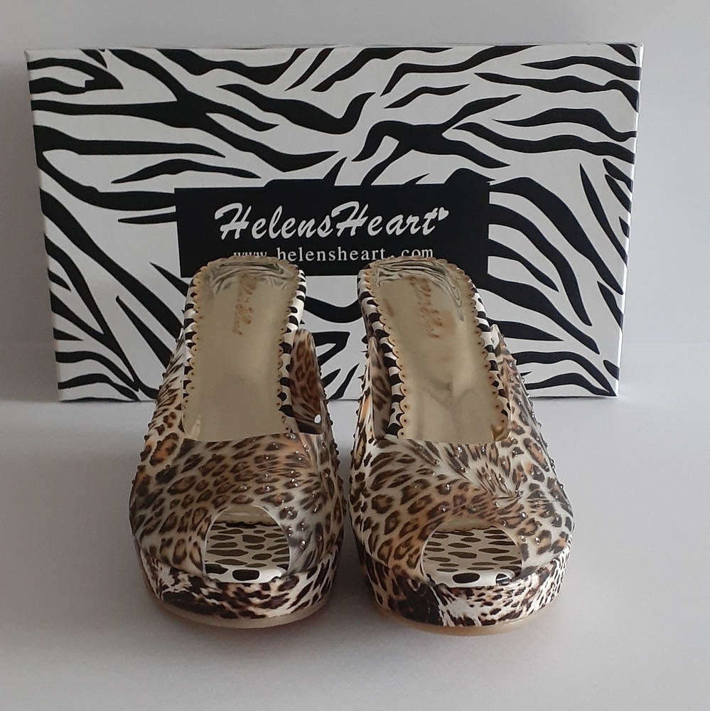 Helen's Heart Ooen Toe Wedge Sz 6